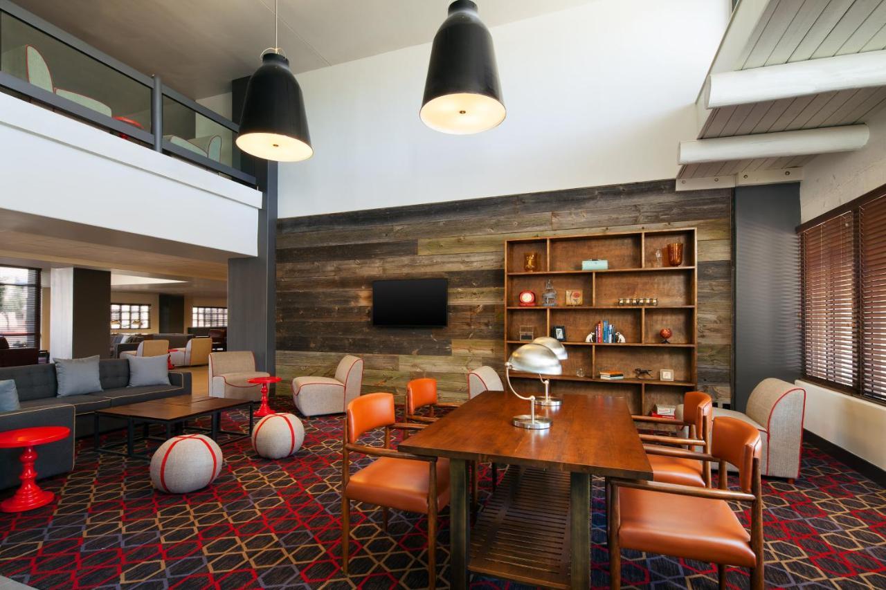 Four Points By Sheraton Phoenix South Mountain Exterior foto
